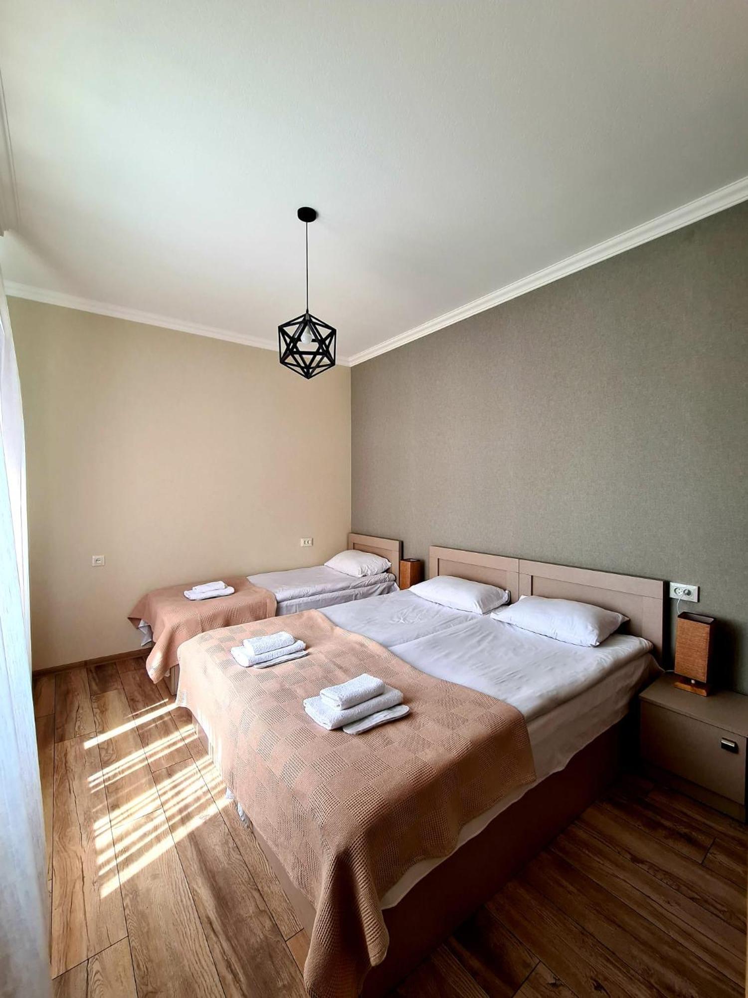 Baqari Inn Stepantsminda Quarto foto
