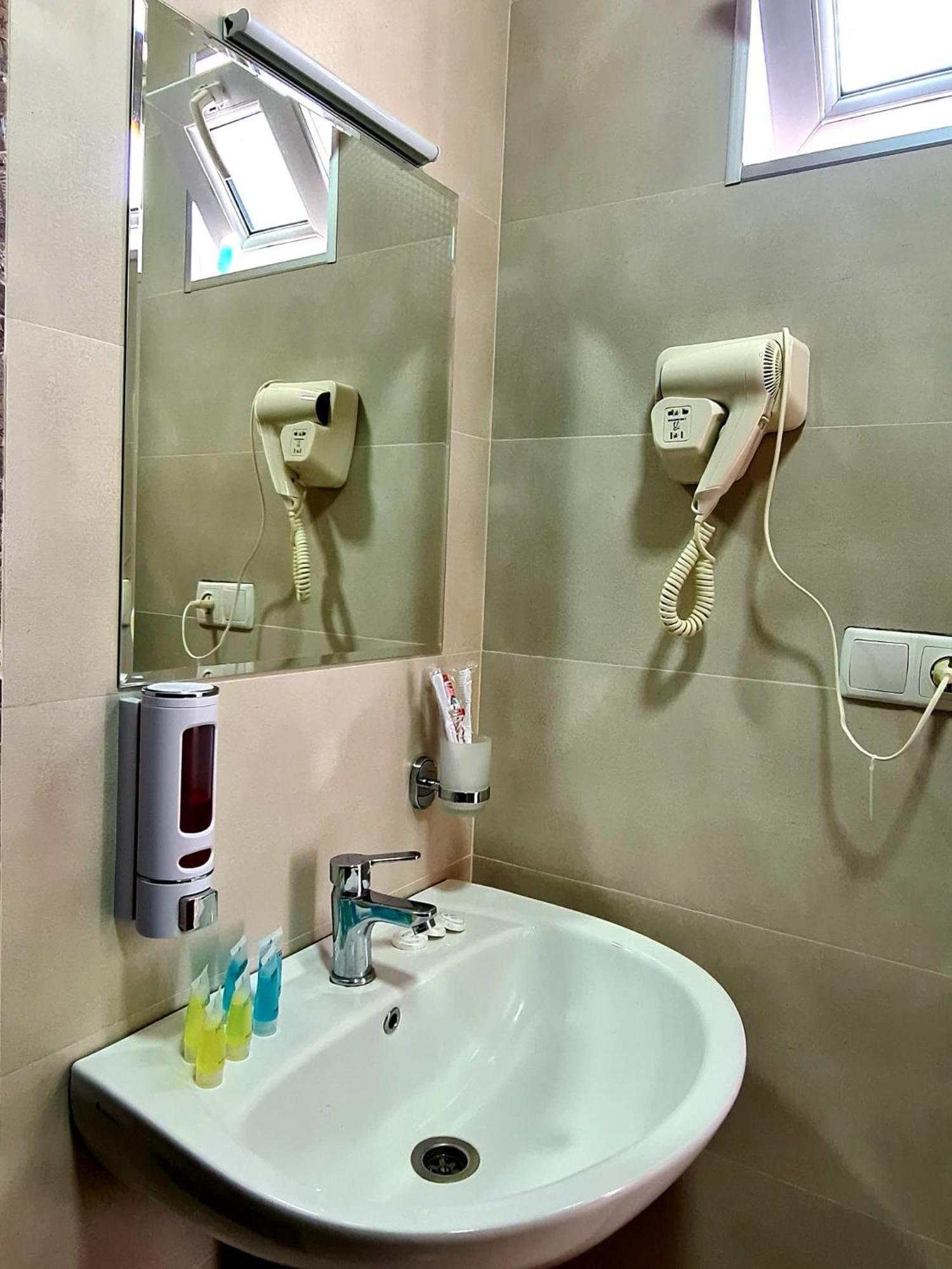 Baqari Inn Stepantsminda Quarto foto